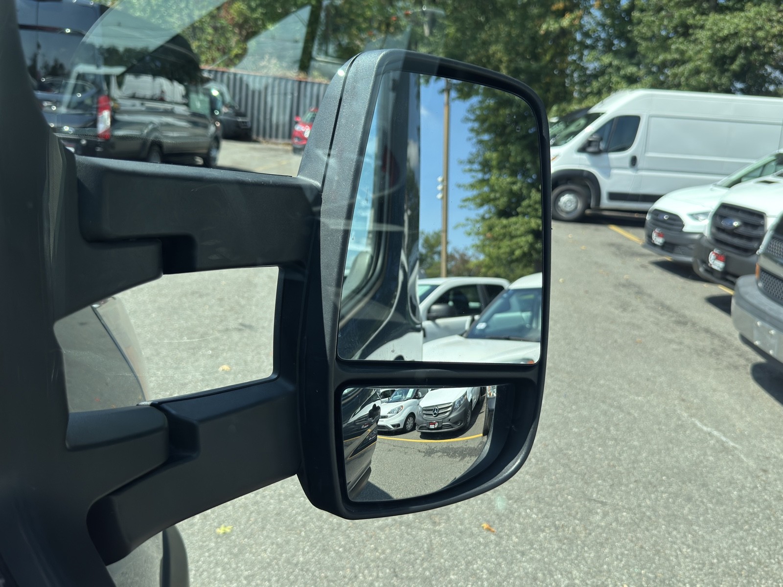 2022 Ford Transit photo 38