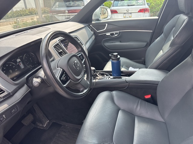 2020 Volvo XC90 T6 Momentum photo 11