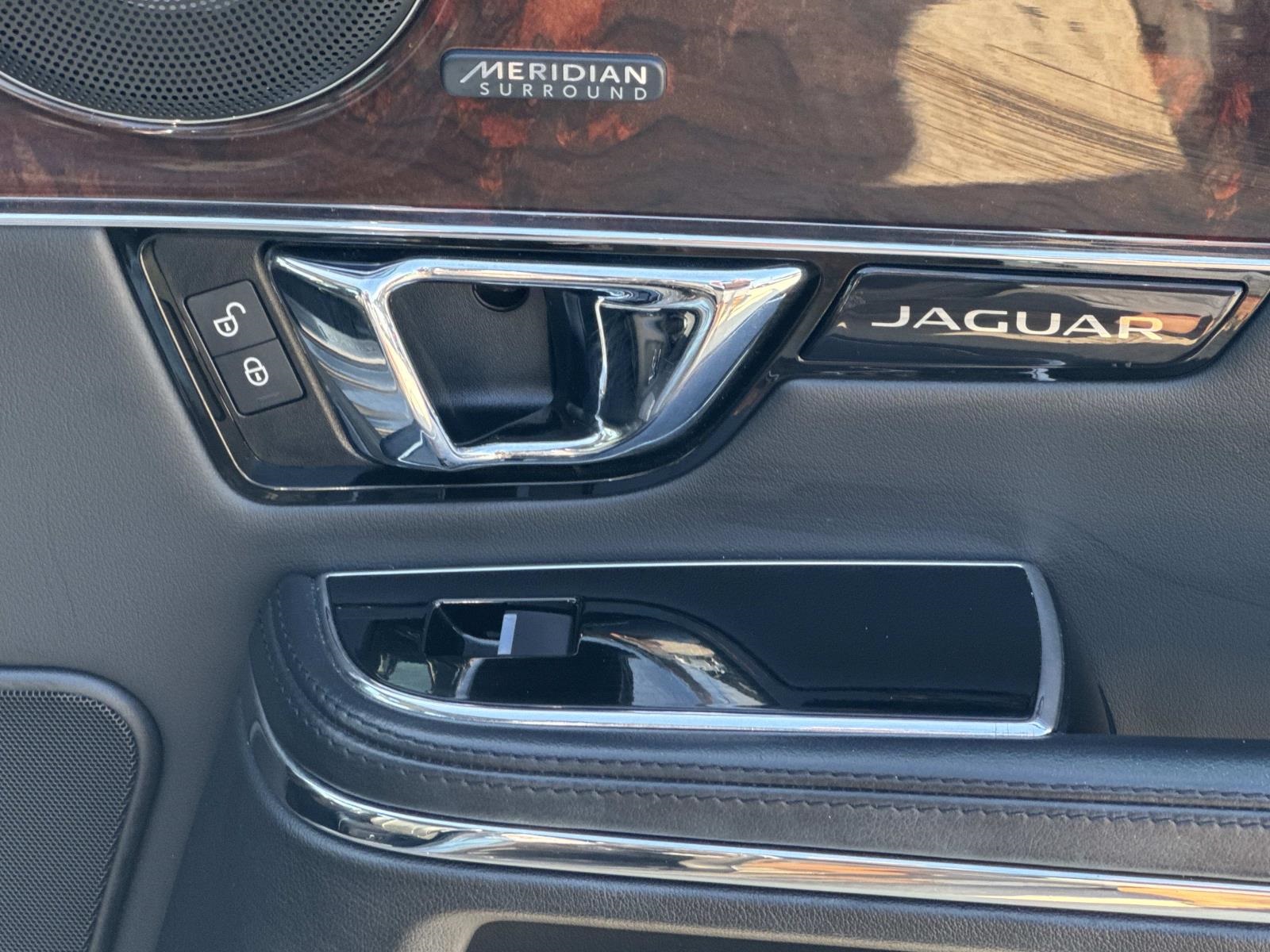 2017 Jaguar XJ R-Sport photo 13