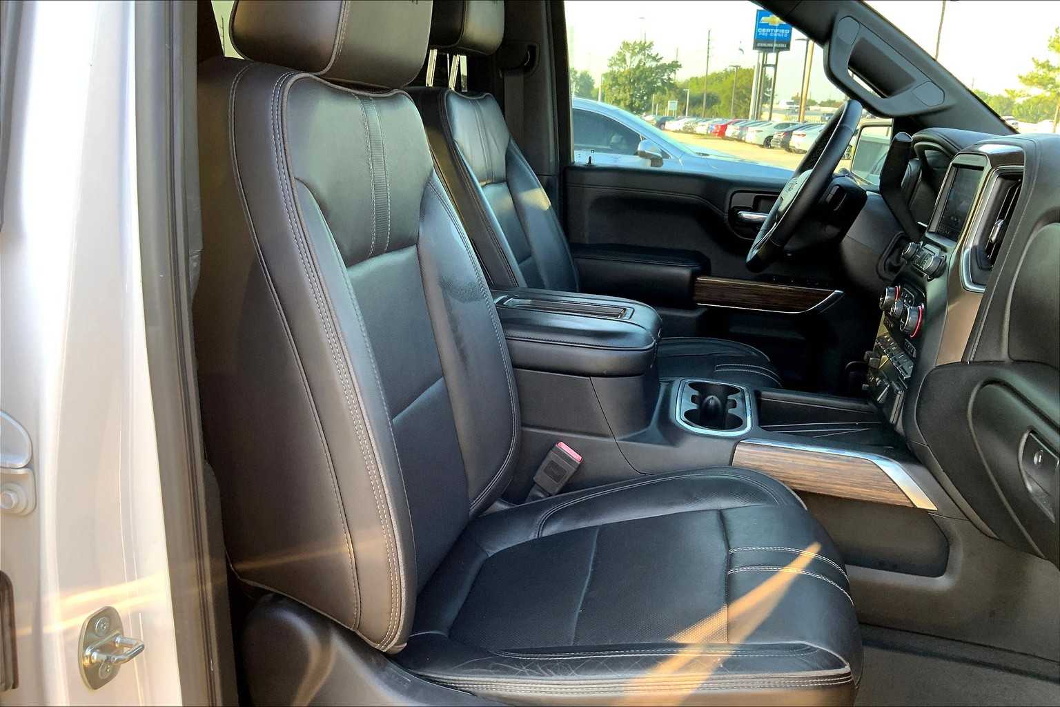 2019 Chevrolet Silverado 1500 High Country photo 8