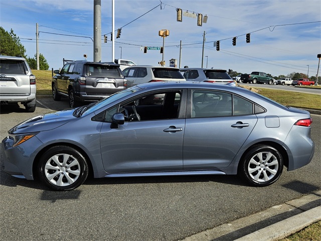 2024 Toyota Corolla LE photo 2