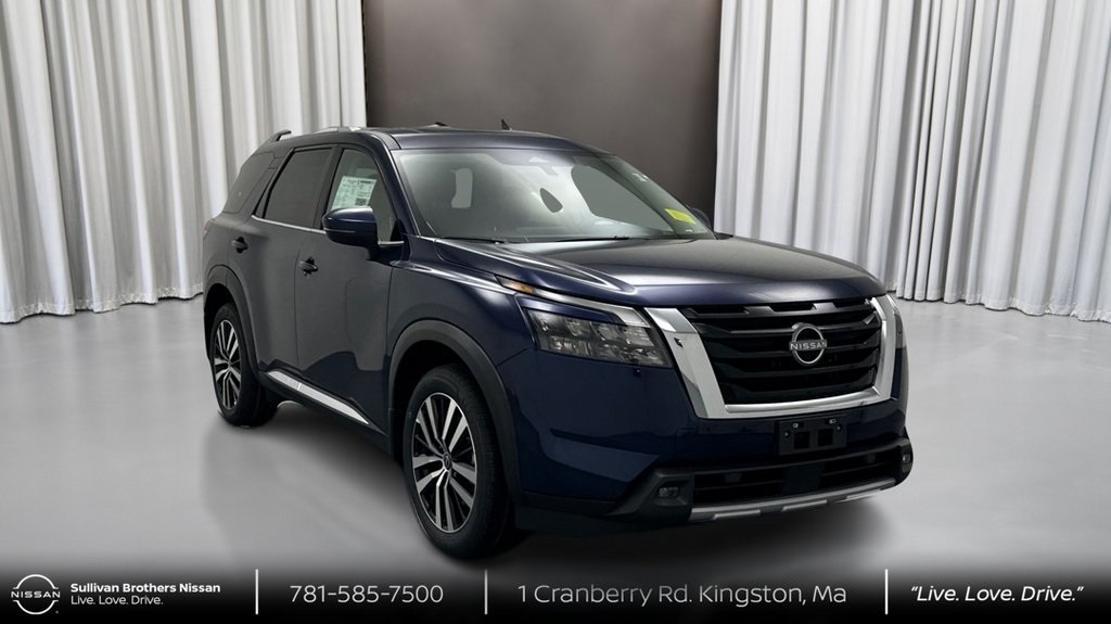 2025 Nissan Pathfinder Platinum photo 3