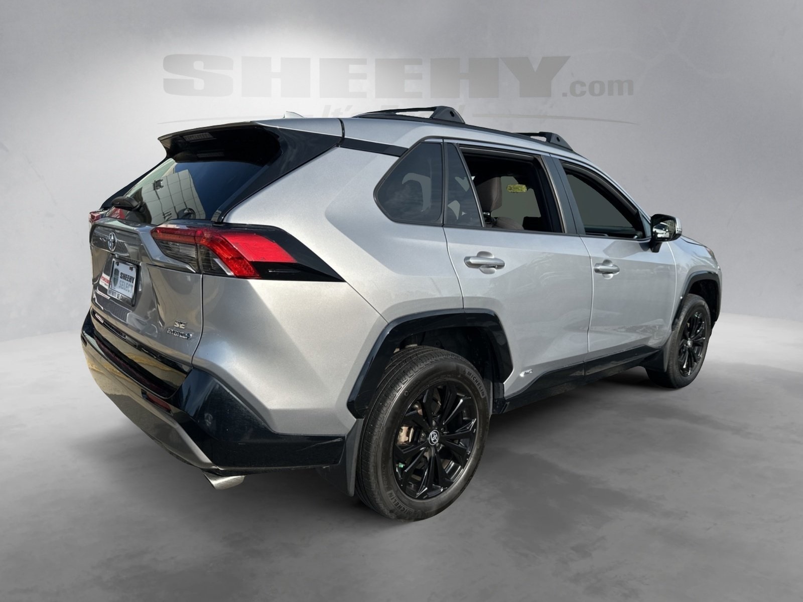 2023 Toyota RAV4 Hybrid SE photo 7