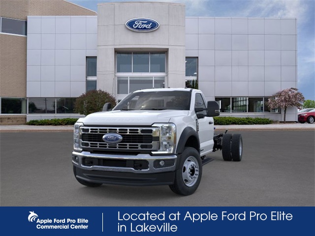 2025 Ford F-600 photo 2