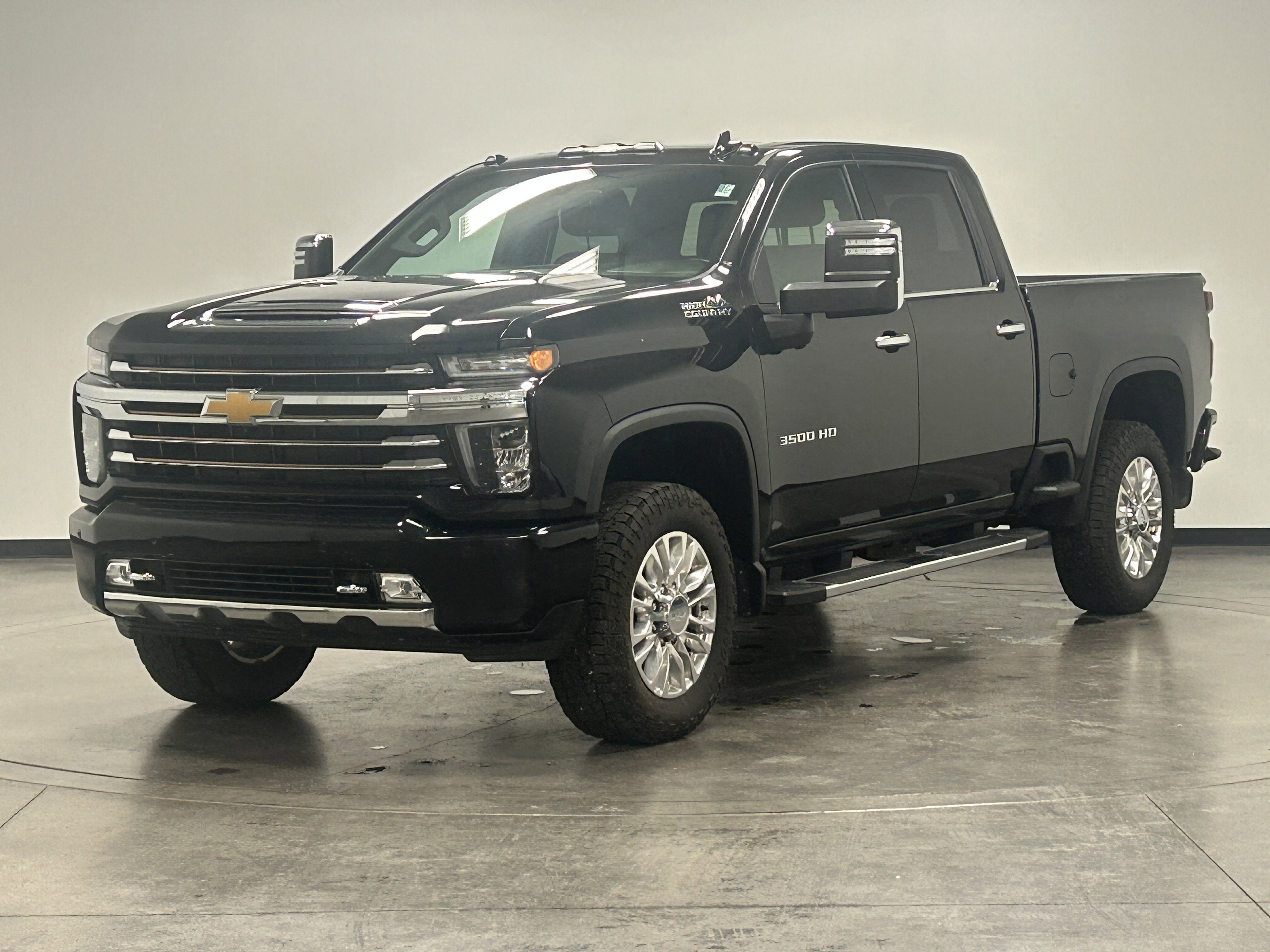 2023 Chevrolet Silverado 3500HD High Country photo 3