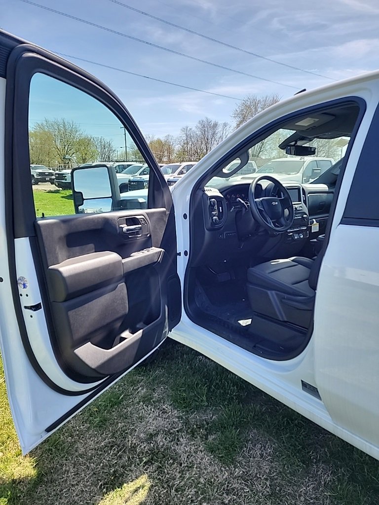 2024 Chevrolet Silverado 2500HD photo 4