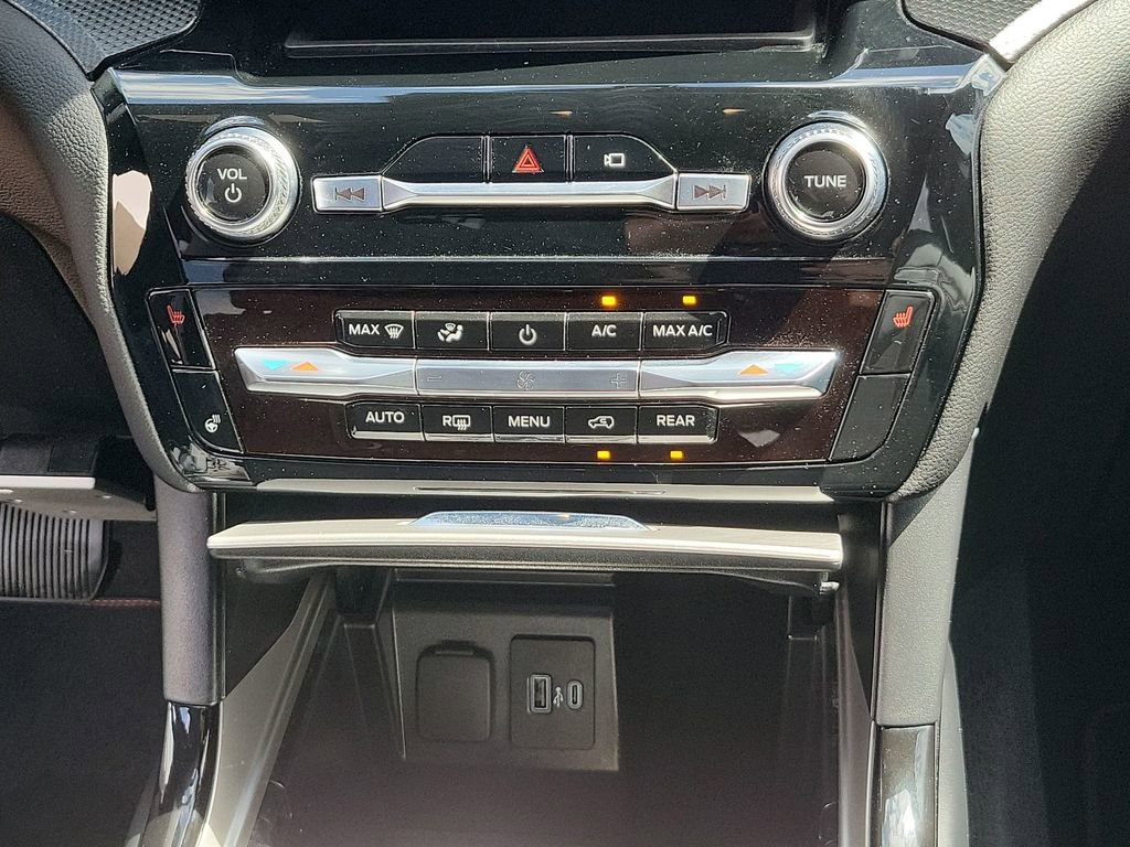 2022 Ford Explorer ST-Line photo 30