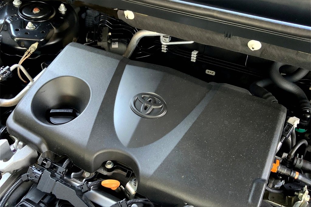 2021 Toyota RAV4 XLE photo 29