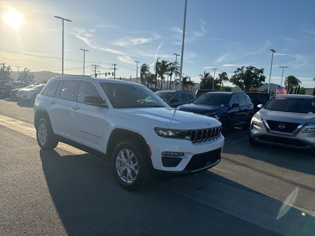 2024 Jeep Grand Cherokee Limited photo 2