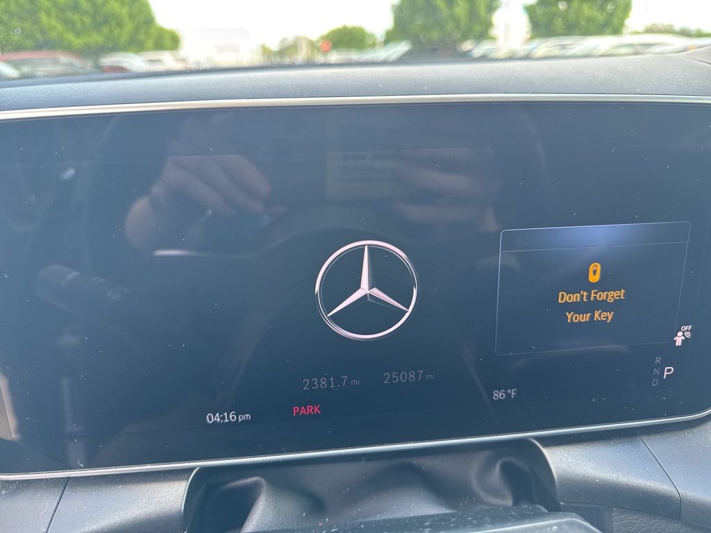 2024 Mercedes Benz GLC 300 4MATIC photo 12