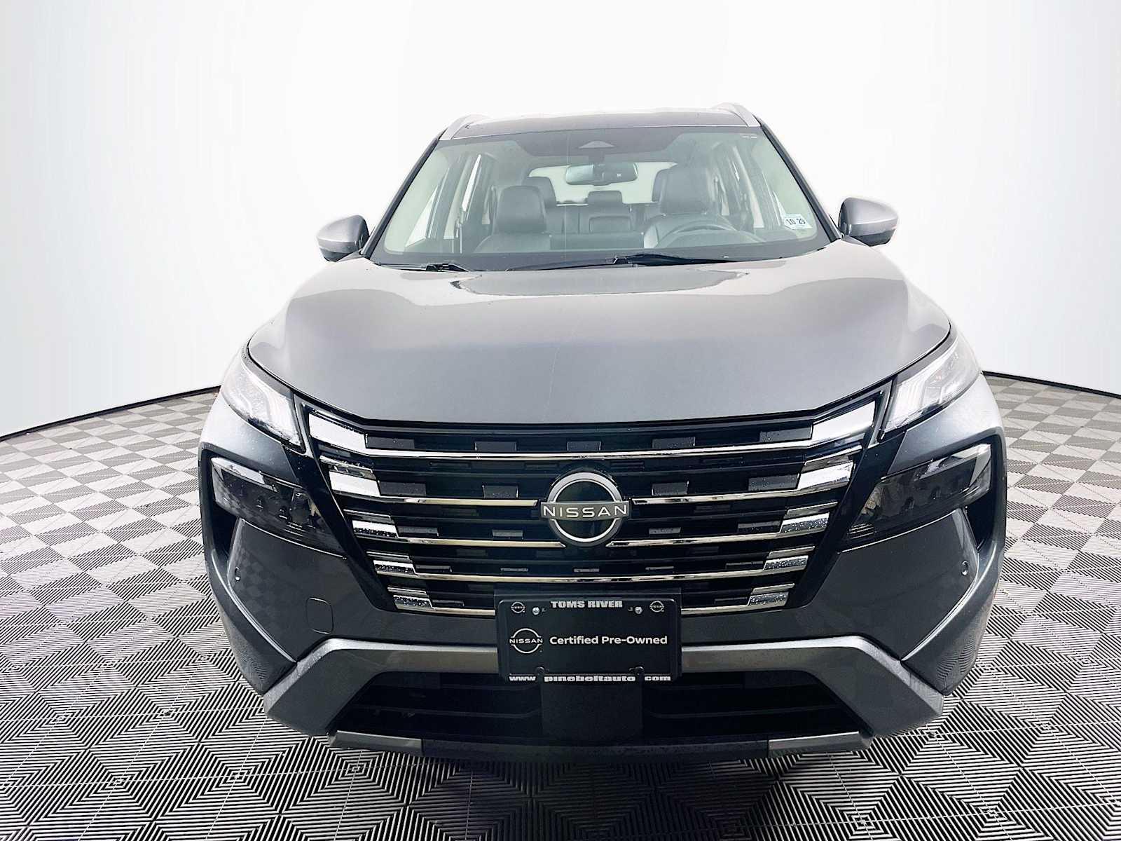 2024 Nissan Rogue SL photo 2