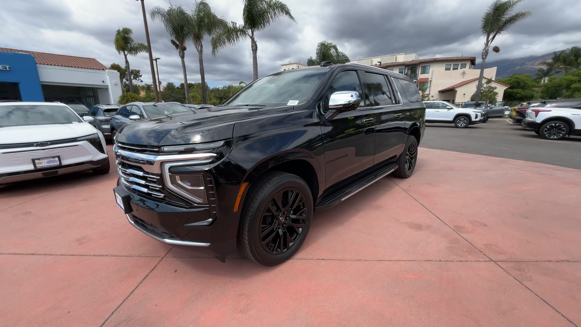 2025 Chevrolet Suburban Premier photo 4