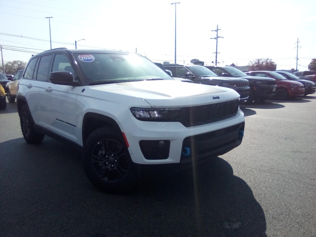 2024 Jeep Grand Cherokee Trailhawk 4xe photo 3
