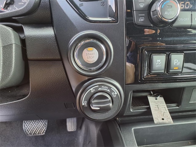 2021 Nissan Titan Crew Cab PRO-4X photo 18