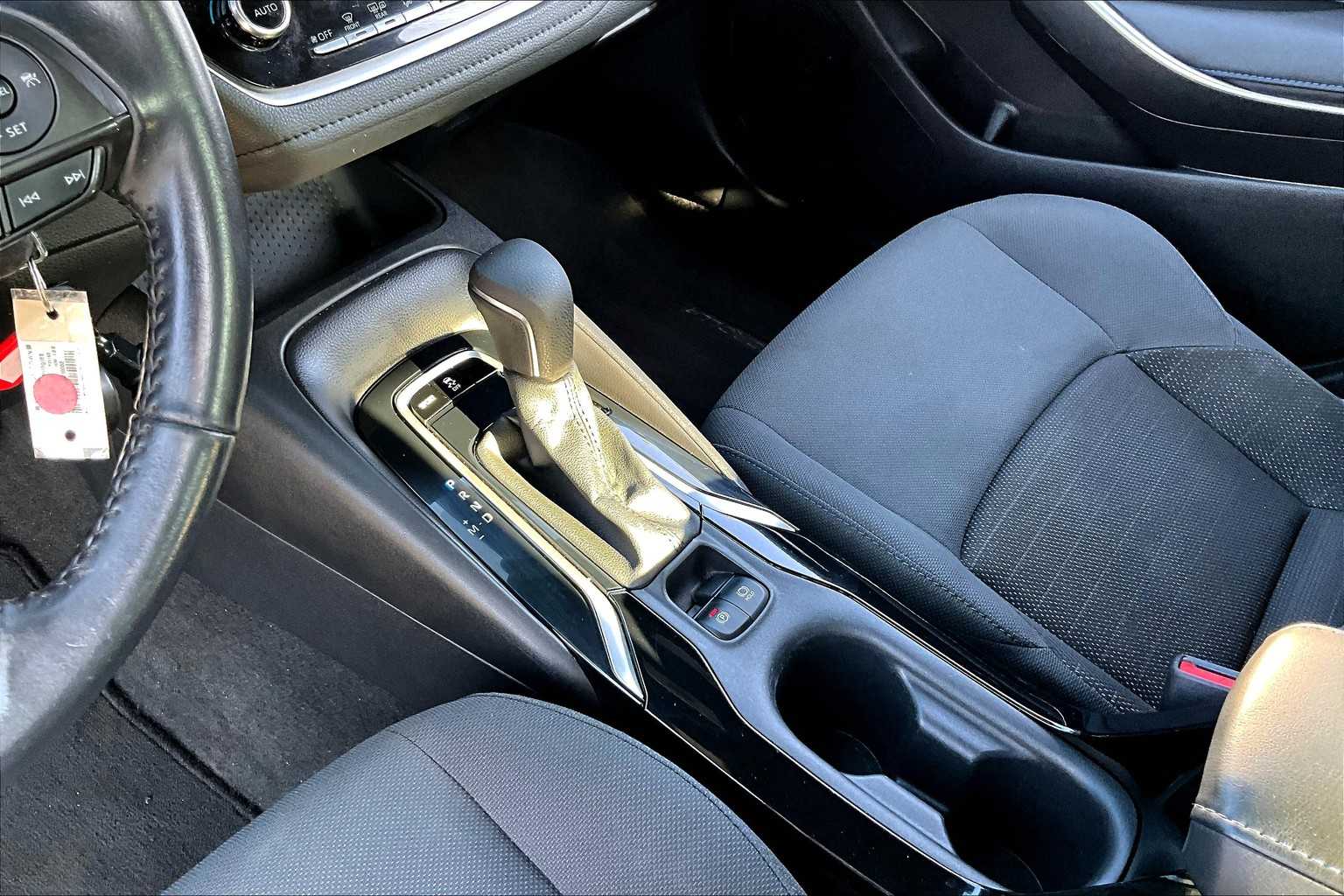 2022 Toyota Corolla SE photo 16