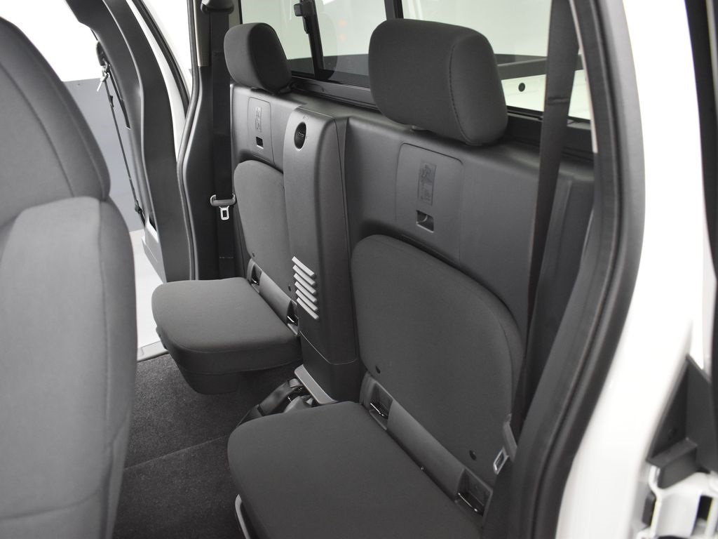 2026 Nissan Frontier S photo 14