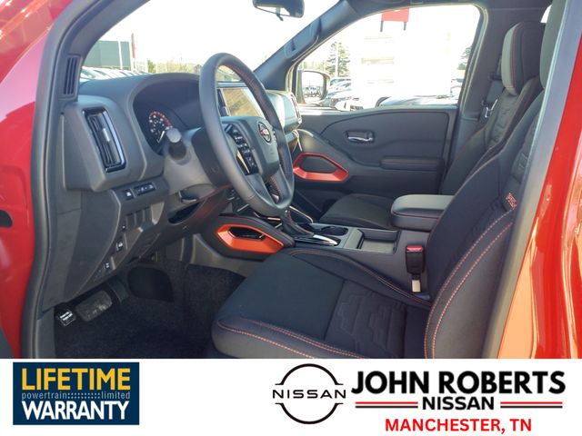 2025 Nissan Frontier PRO-4X photo 3