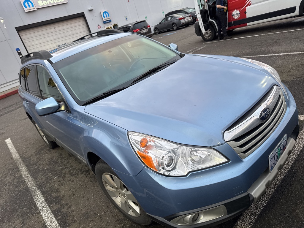 2010 Subaru Outback 3.6R Limited's photo