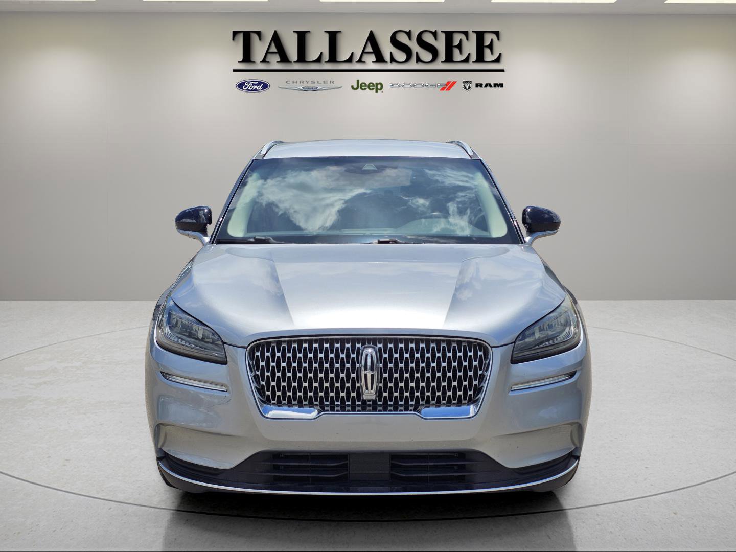 2021 Lincoln Corsair Standard photo 2