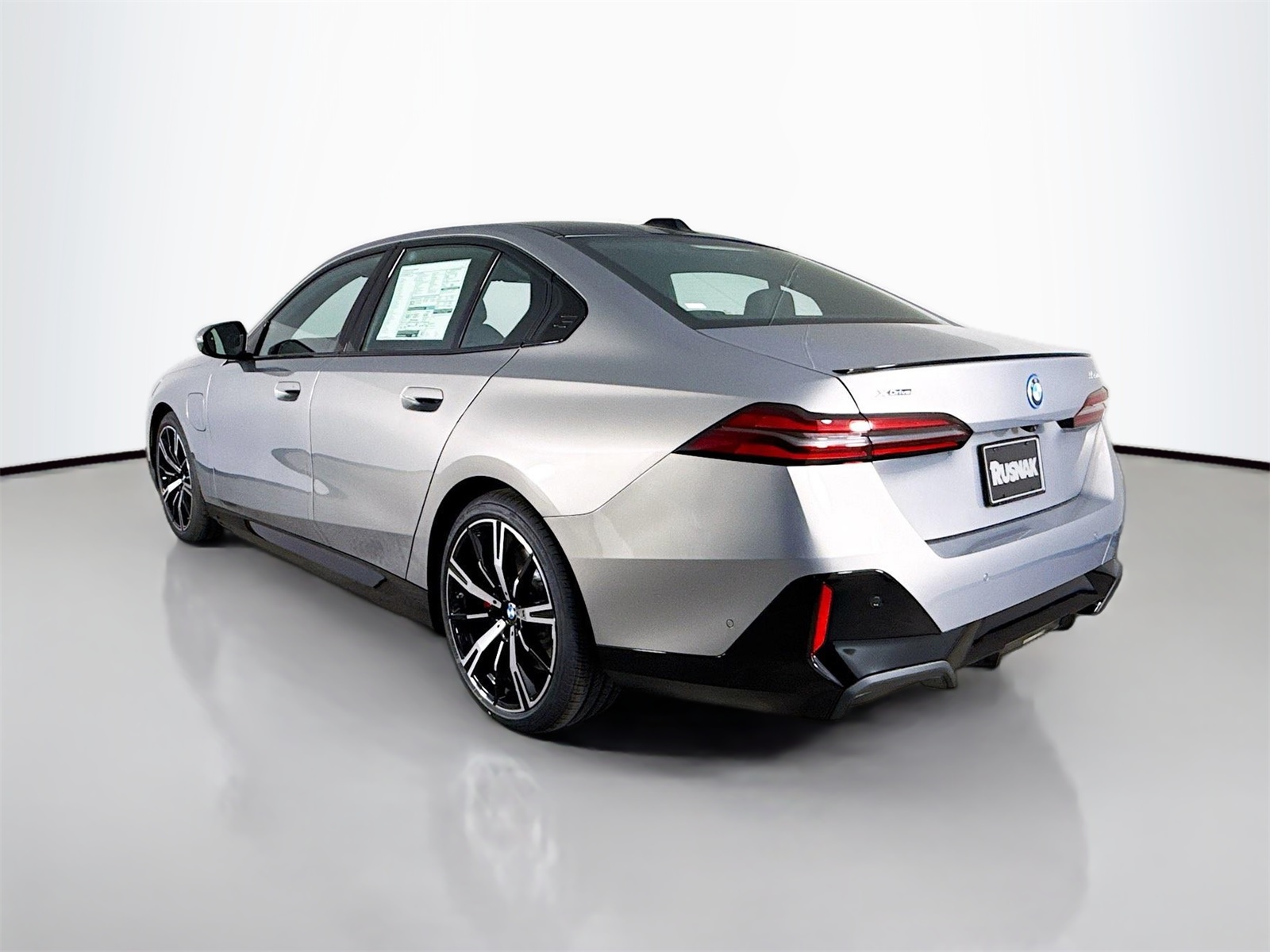 2026 Bmw 550e xDrive photo 5