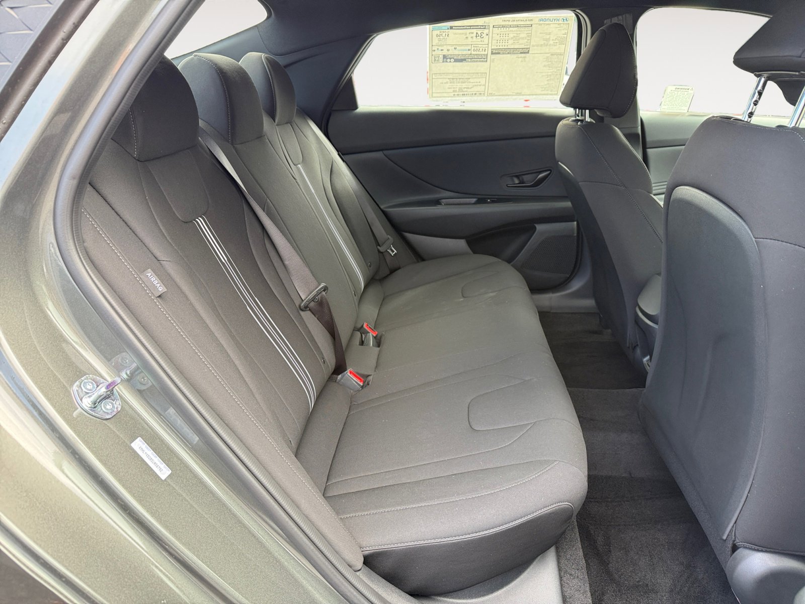 2025 Hyundai Elantra SEL Sport photo 18