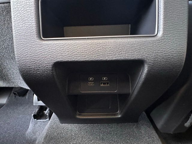 2024 Mitsubishi Outlander photo 19