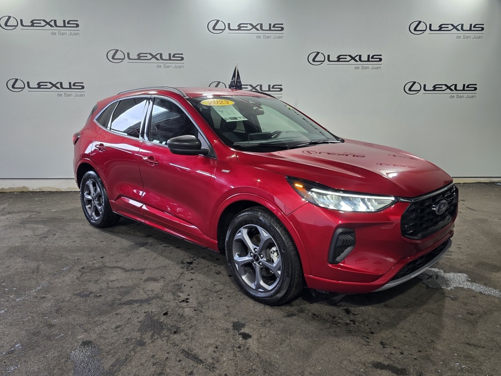 2023 Ford Escape Hybrid ST-Line photo 3