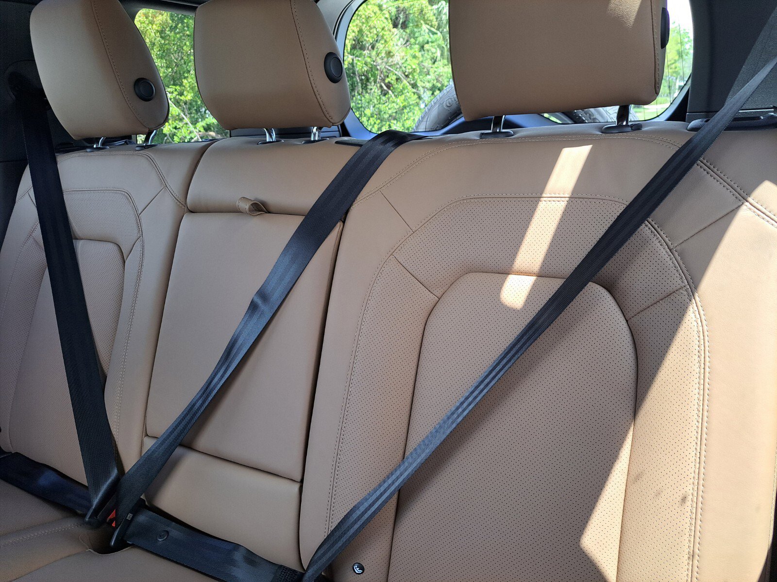 2025 Land Rover Defender 110 X-Dynamic SE photo 14