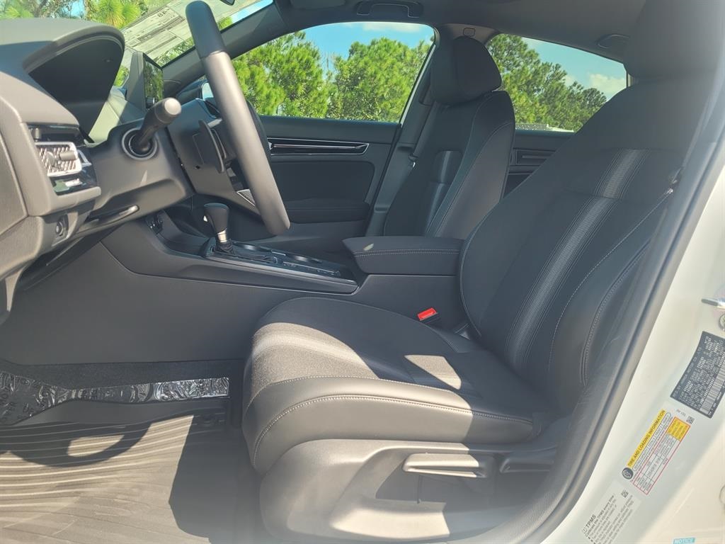 2026 Honda Civic Hatchback Hybrid Sport photo 13