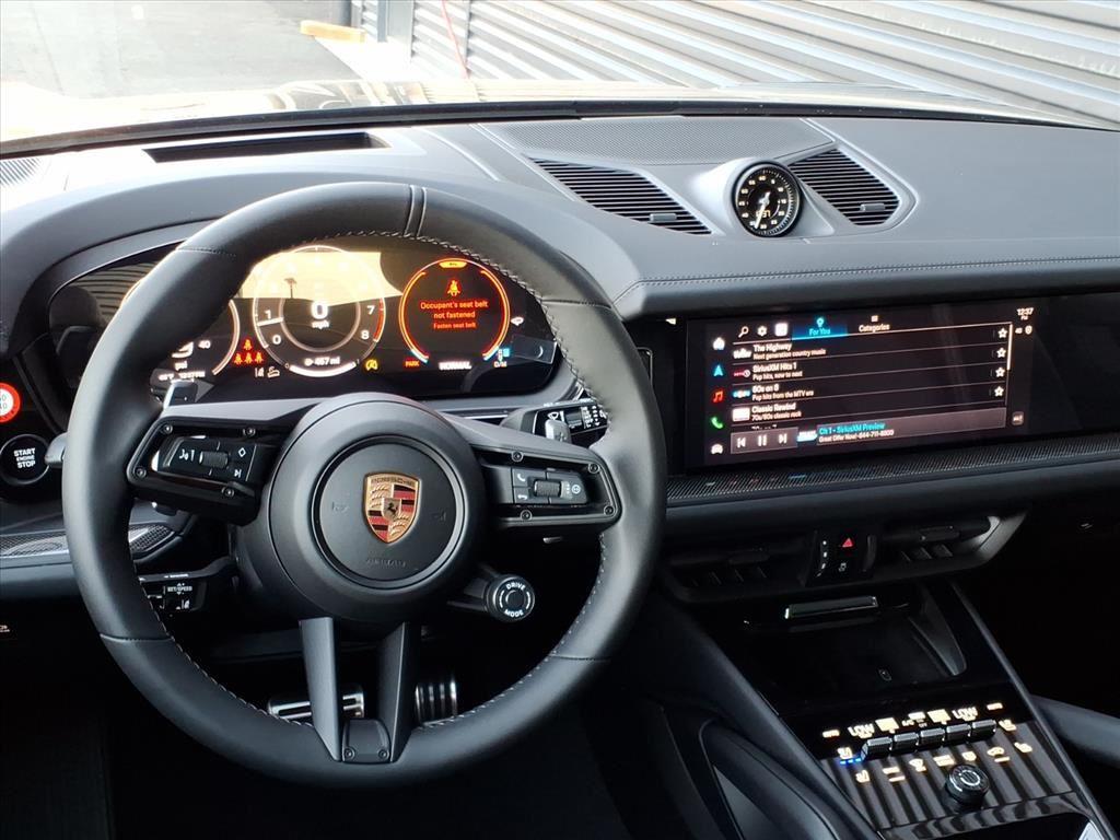 2026 Porsche Cayenne GTS photo 4