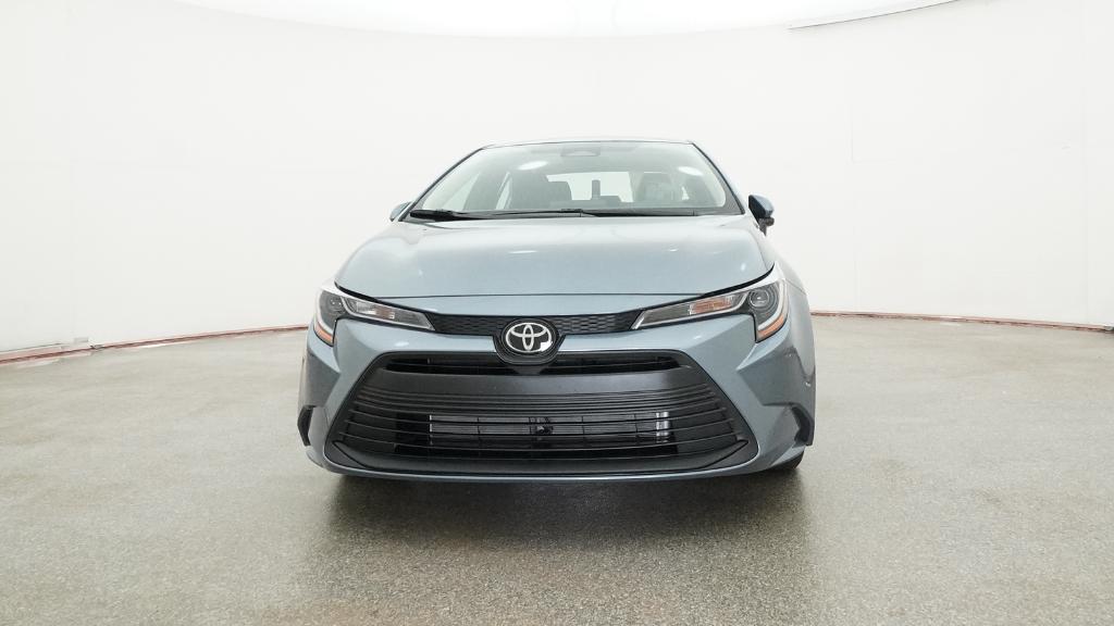 2025 Toyota Corolla LE photo 3
