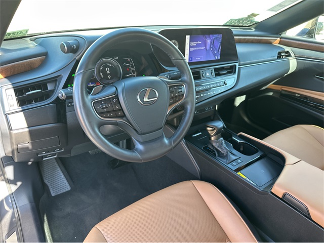 2025 Lexus ES 300h Premium photo 13