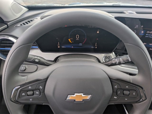 2025 Chevrolet Trax LT photo 15