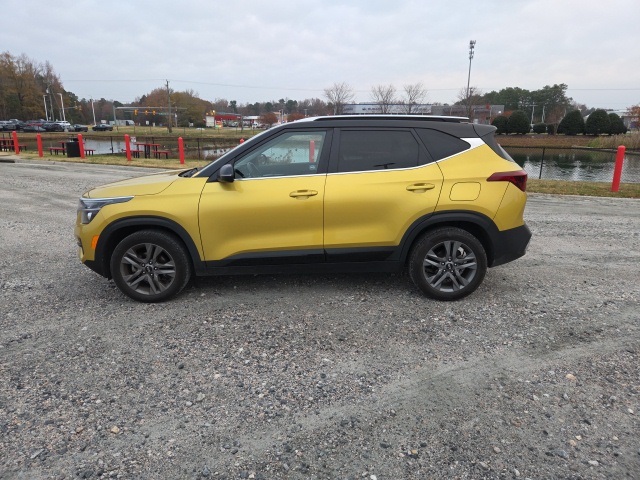 2021 Kia Seltos S photo 2