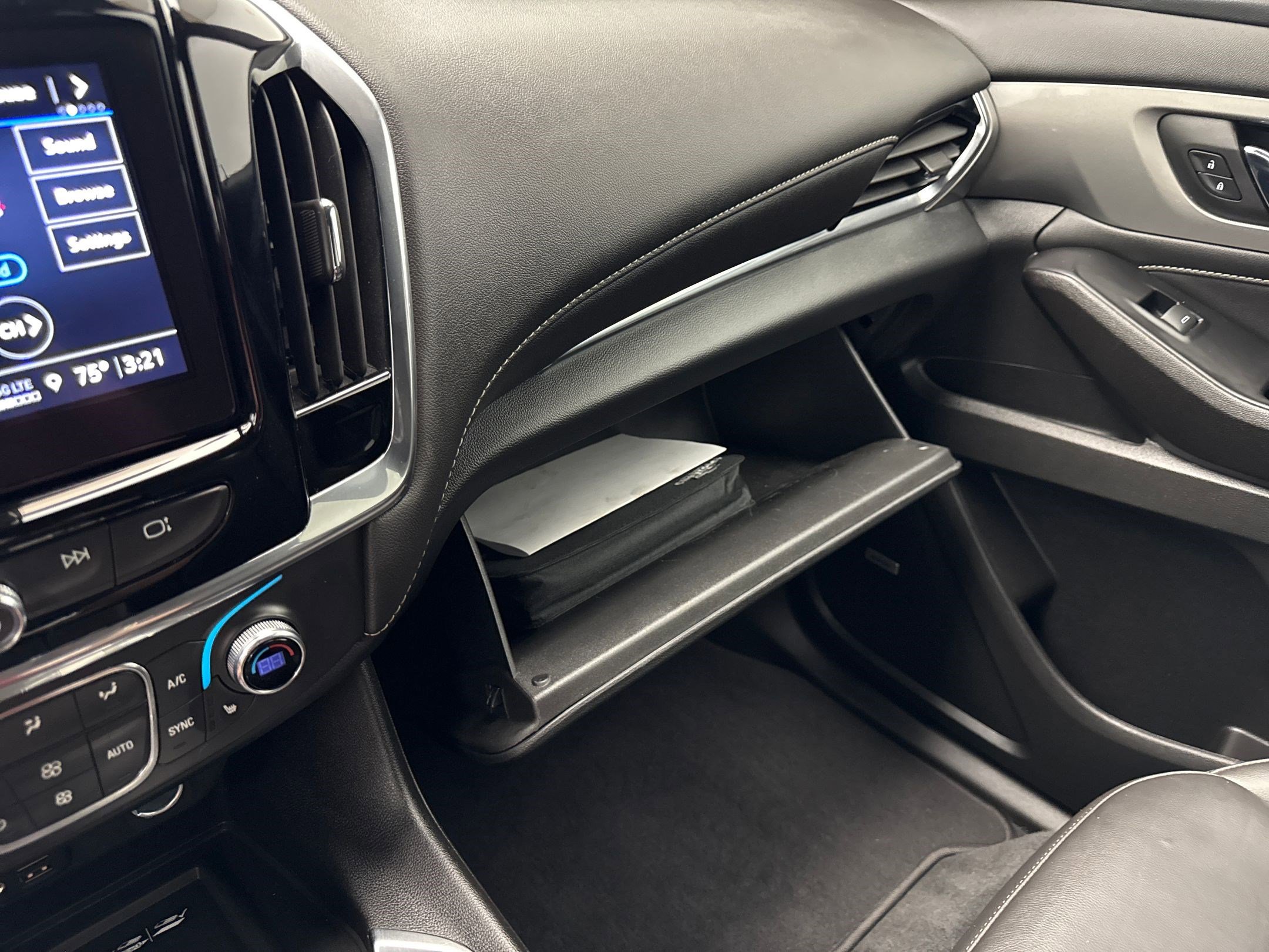 2023 Chevrolet Traverse Leather photo 39