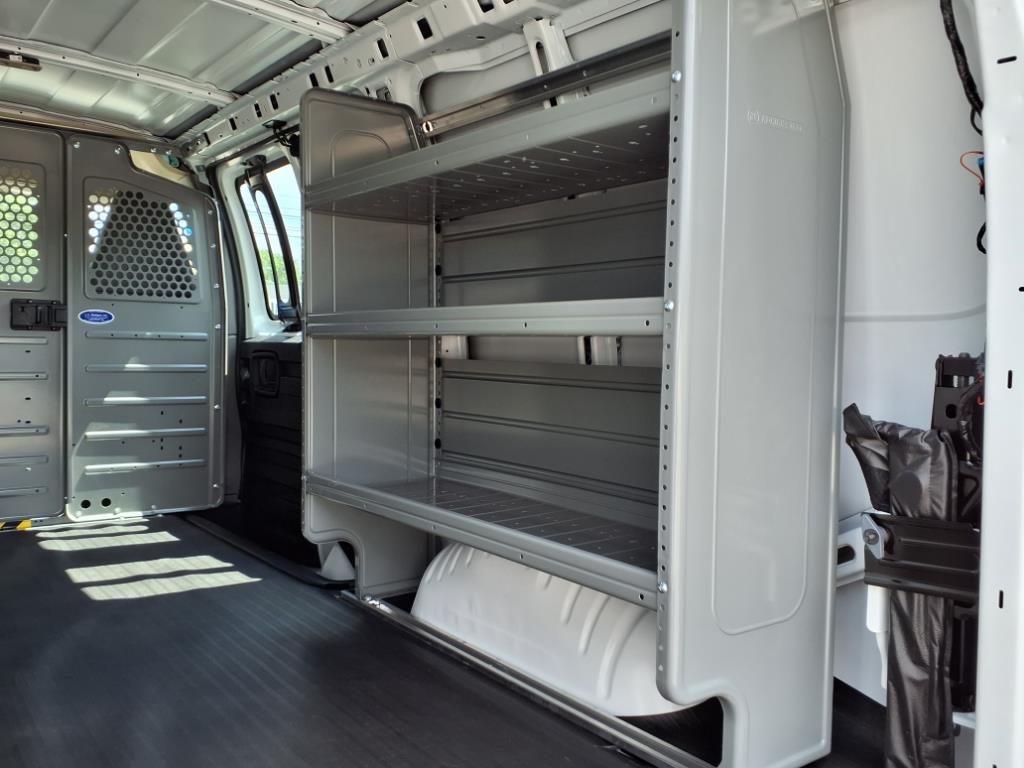 2025 Chevrolet Express Cargo 2500 photo 3