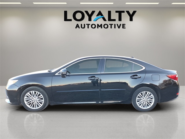 2013 Lexus ES 350 photo 2