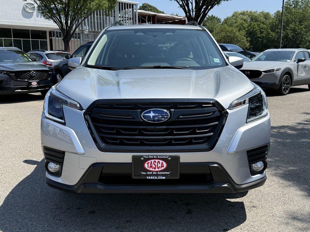2022 Subaru Forester Premium photo 2