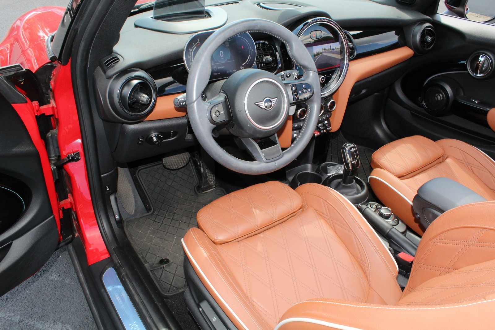 2024 Mini Cooper Convertible Iconic photo 3
