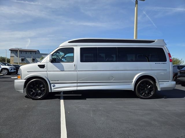 2025 Chevrolet Express Work Van Cargo photo 3