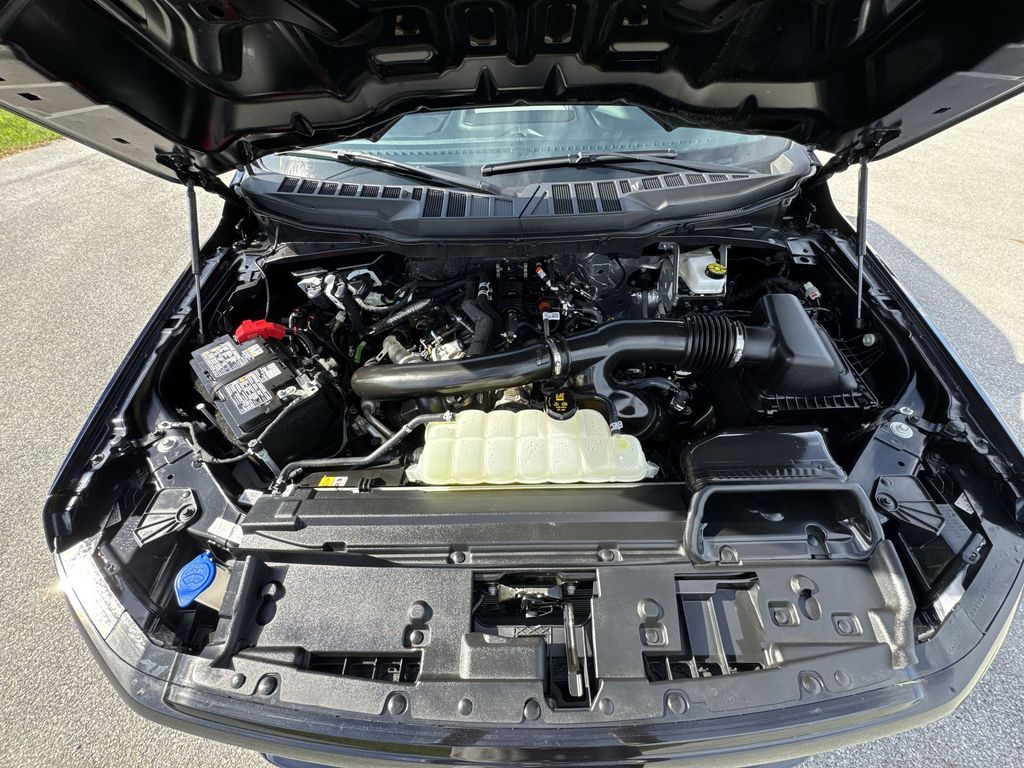 2025 Ford F-150 XLT photo 17