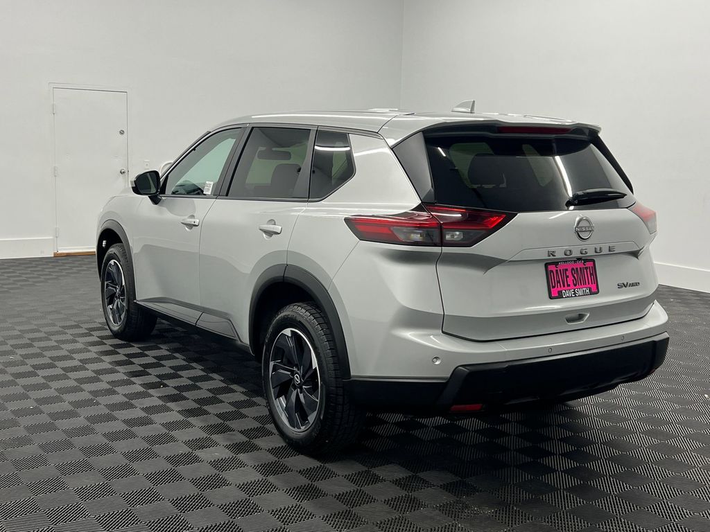 2024 Nissan Rogue SV photo 3