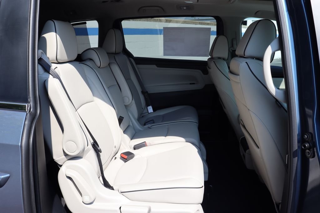 2026 Honda Odyssey Touring photo 14