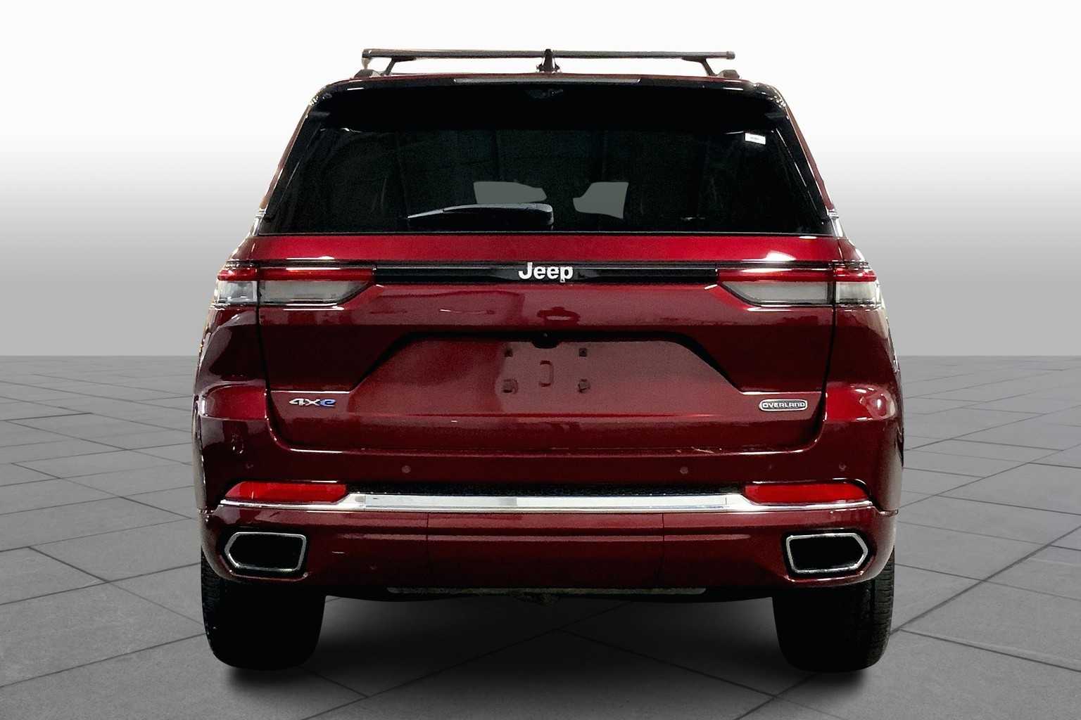 2023 Jeep Cherokee 4xe Overland photo 4