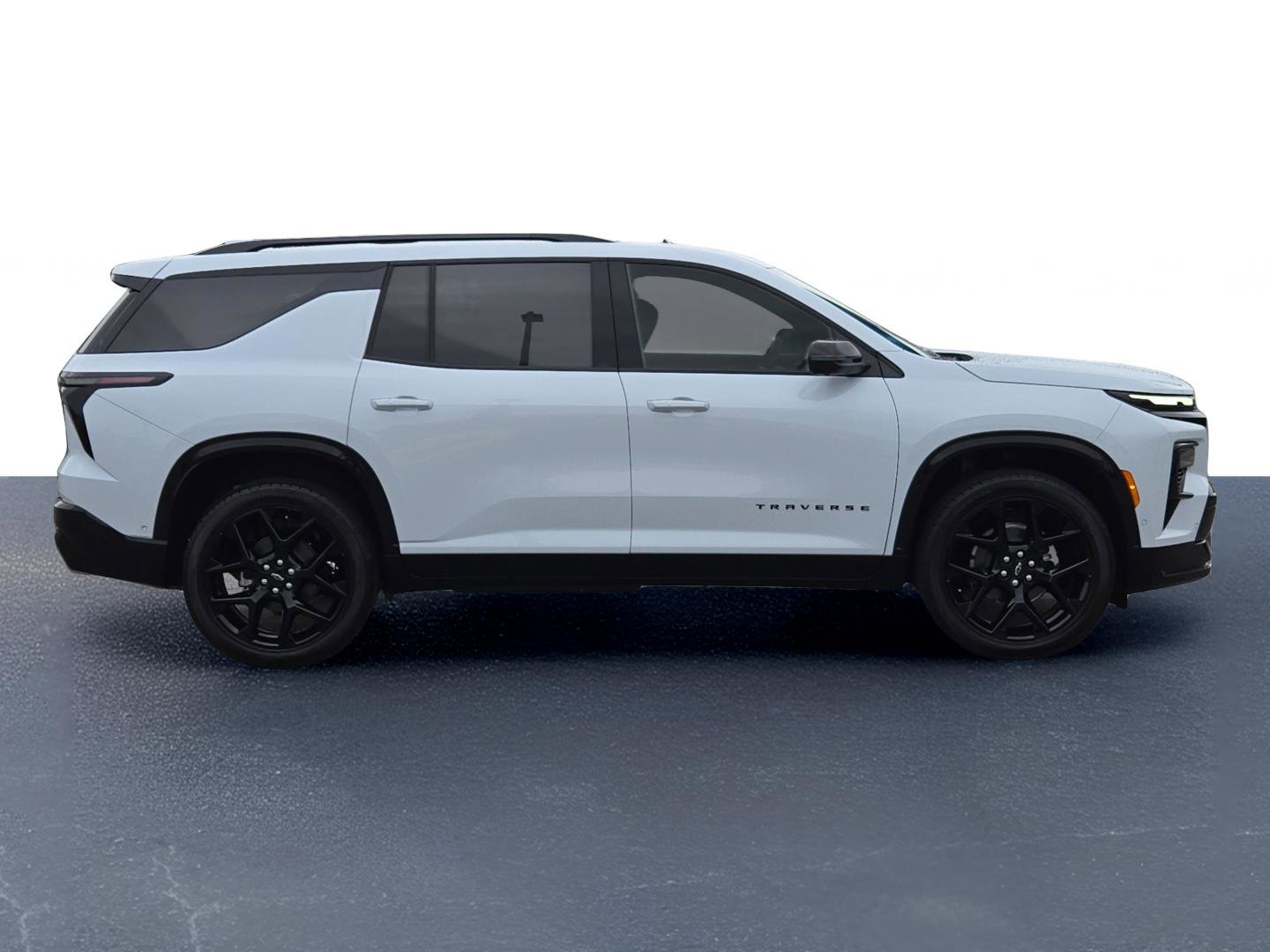 2026 Chevrolet Traverse RS photo 2