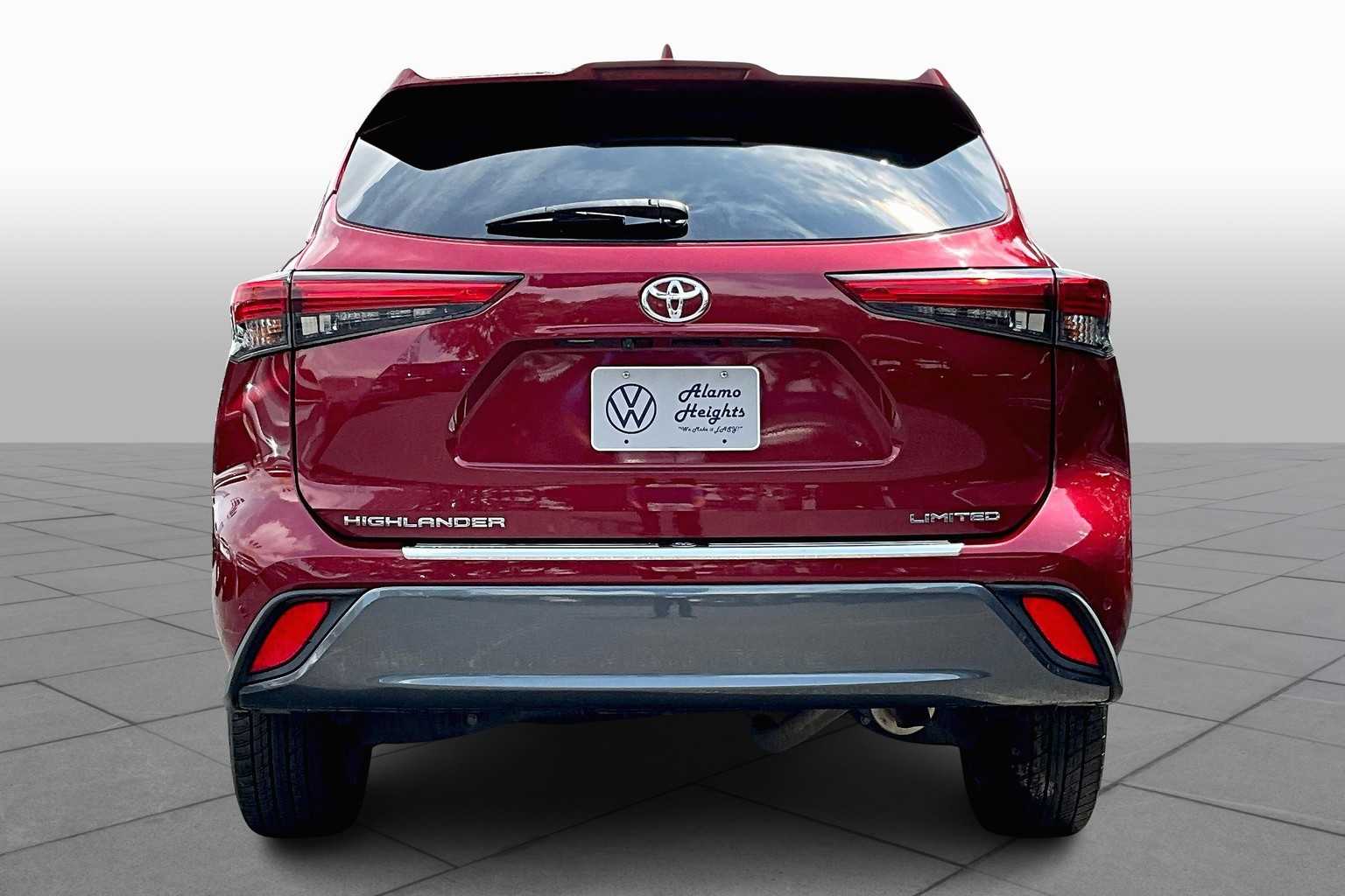 2022 Toyota Highlander Limited photo 4