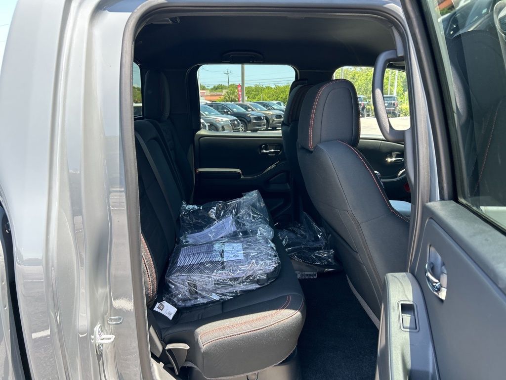 2025 Nissan Frontier PRO-4X photo 40