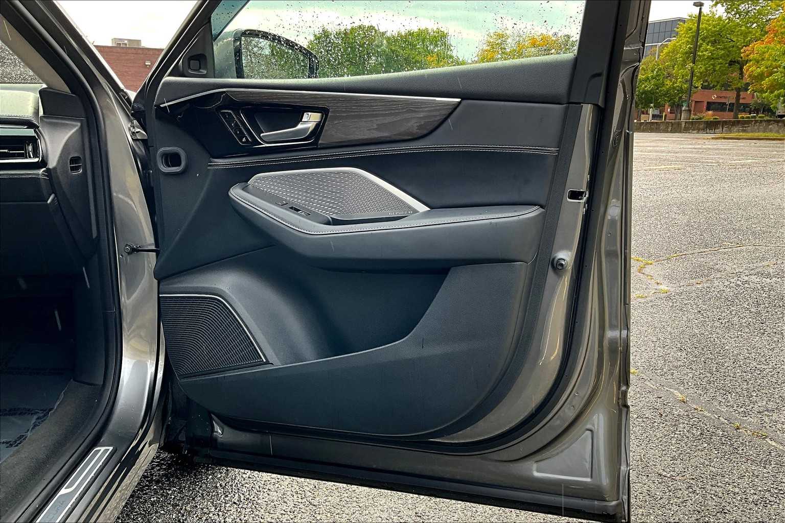 2023 Acura MDX SH-AWD Advance photo 44