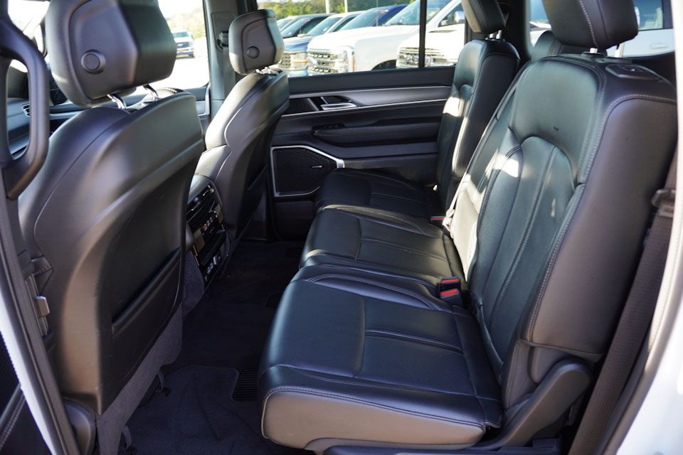 2025 Jeep Wagoneer Base photo 17