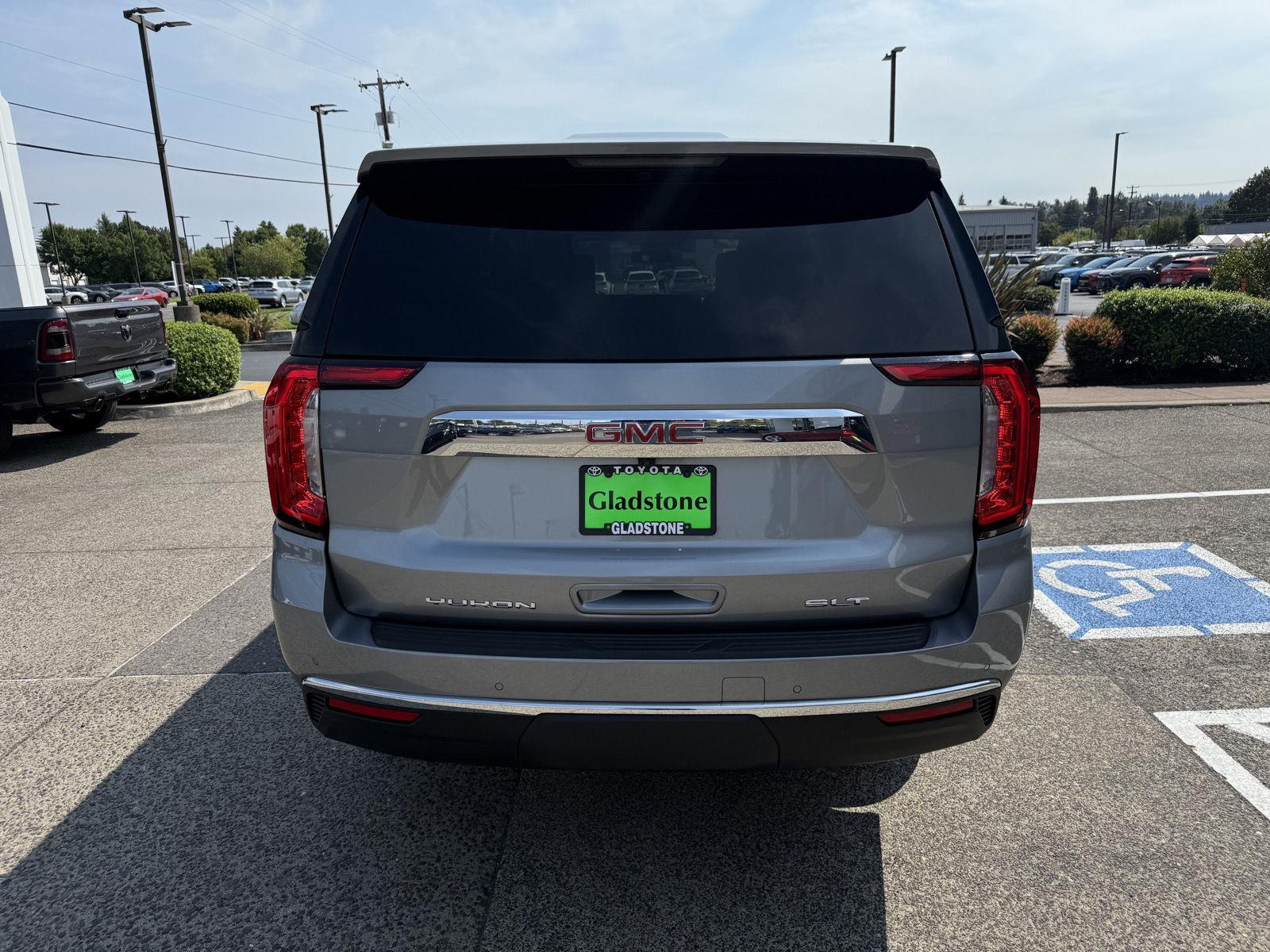 2024 Gmc Yukon XL SLT photo 5